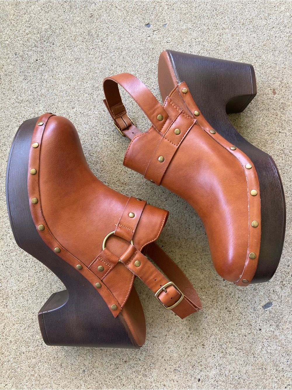 Frye & Co. Women's Tan Leather Studded Clog Heels Size 10